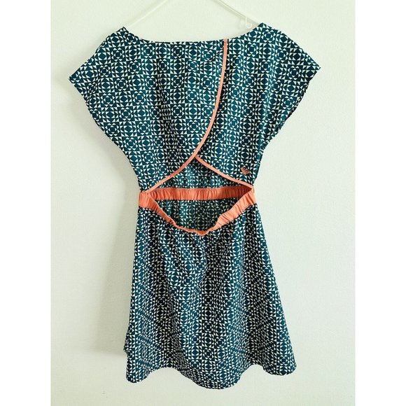 Roxy Skater Dress Size L Junior Turquoise White Geometric Print Peach Accent - Picture 2 of 9